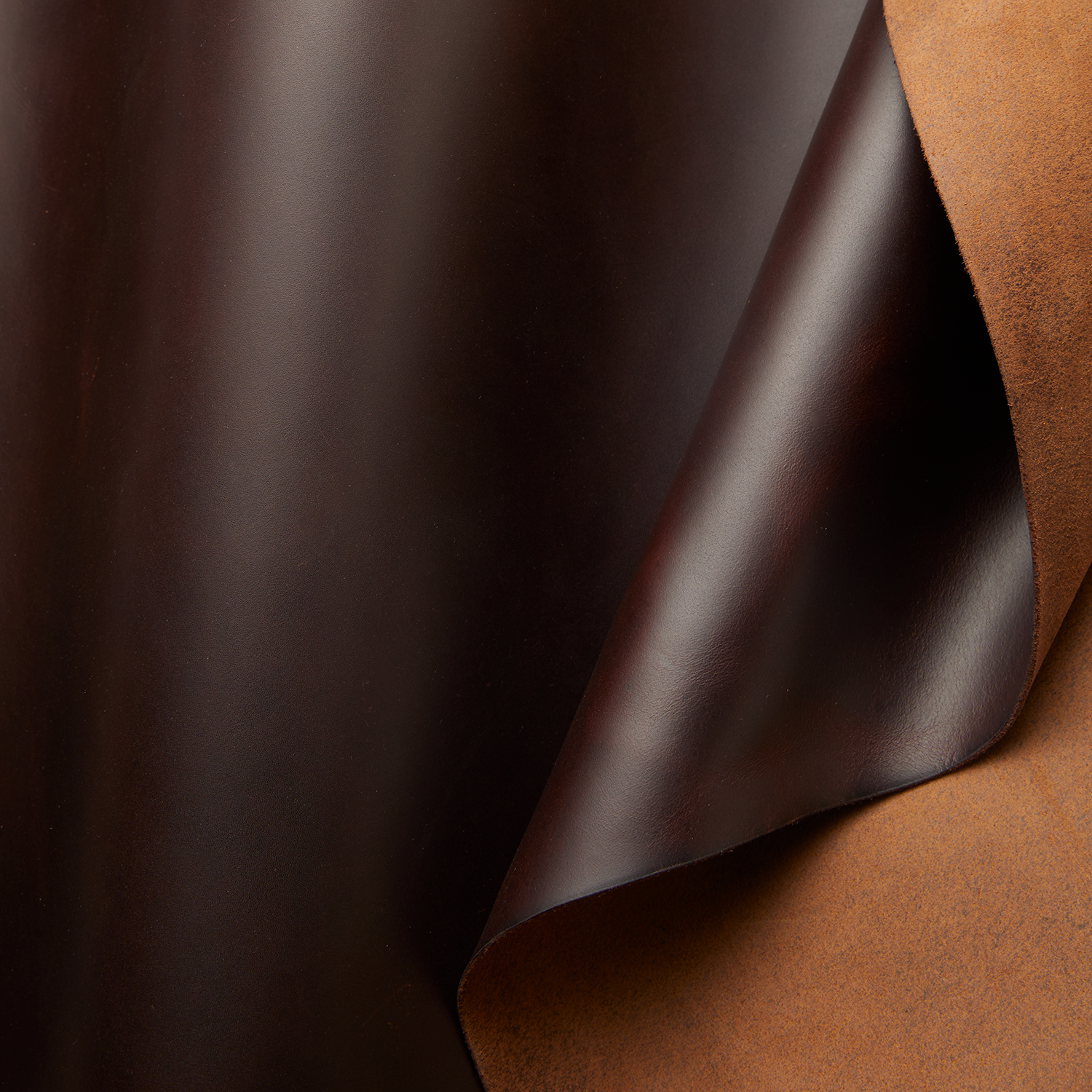 Vegetable tanned cow pull up leather supplier and manufacturer in India for premium bags accessories and OEM production